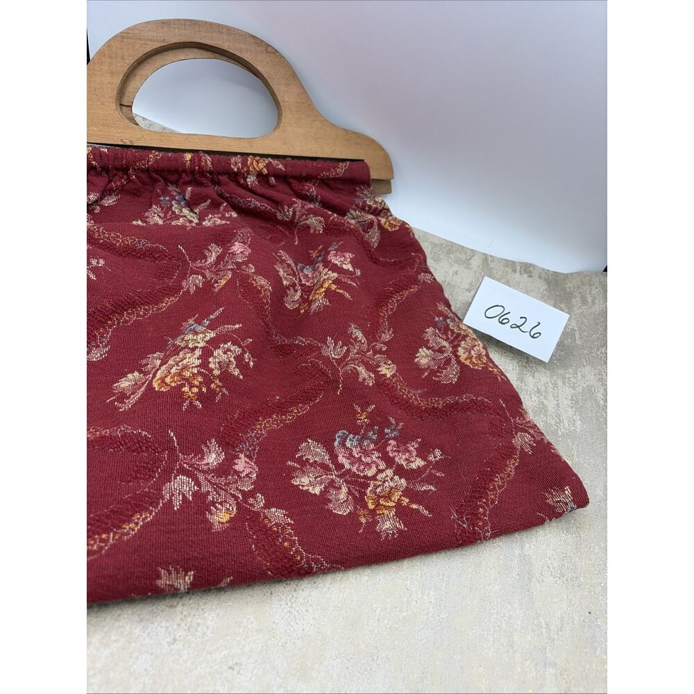 Vtg 1940’s Handbag/Sewing Bag Red Tapestry Fabric With Wood Handles - Picture 4 of 9